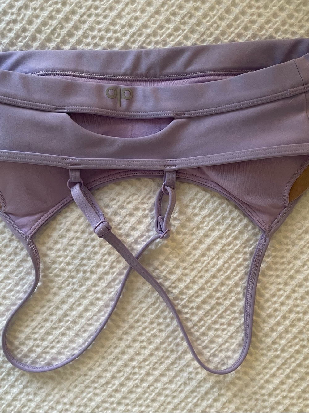 ALO Yoga Airlift Intrigue Bra - Picture 6 of 8